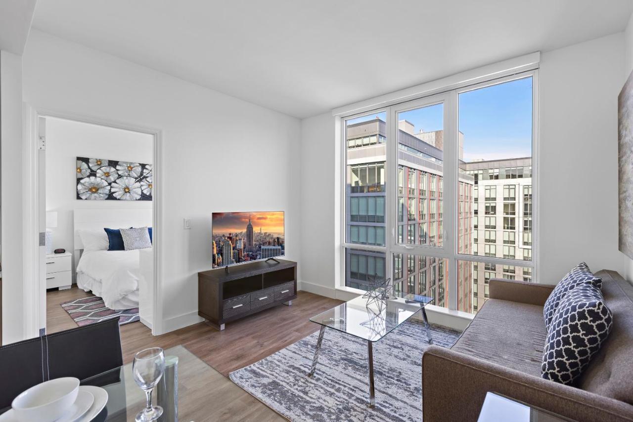 Global Luxury Downtown Apartment